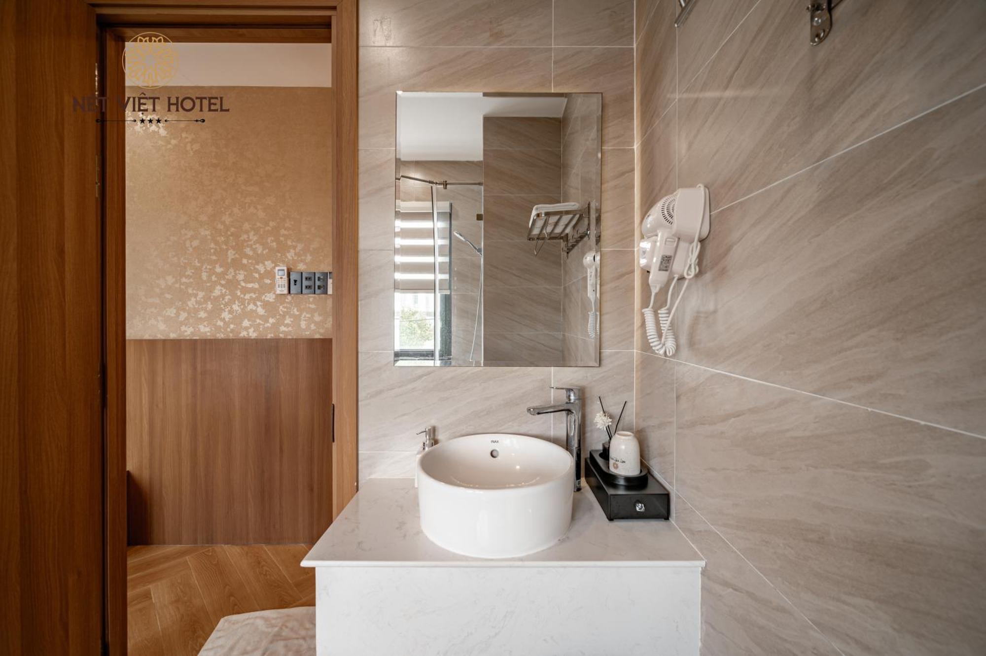 Net Viet Hotel Vincom Шокчанг Экстерьер фото
